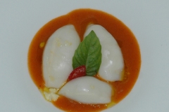 Calamari-ripieni-con-coulis-di-pomodoro-e-majorana